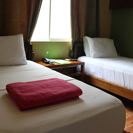 Purple Tree Bed & Breakfast Paranaque City Bagian luar foto