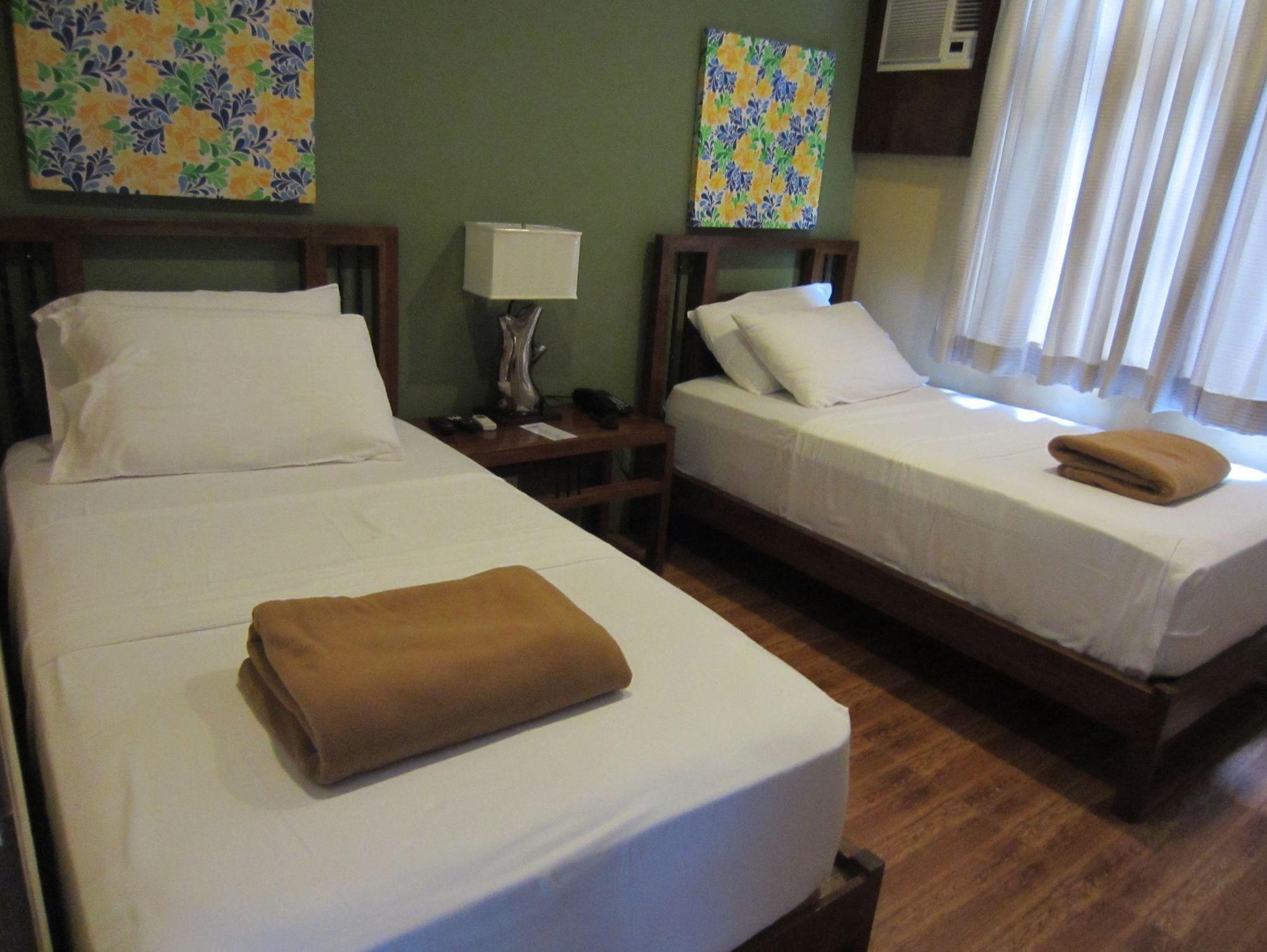 Purple Tree Bed & Breakfast Paranaque City Bagian luar foto